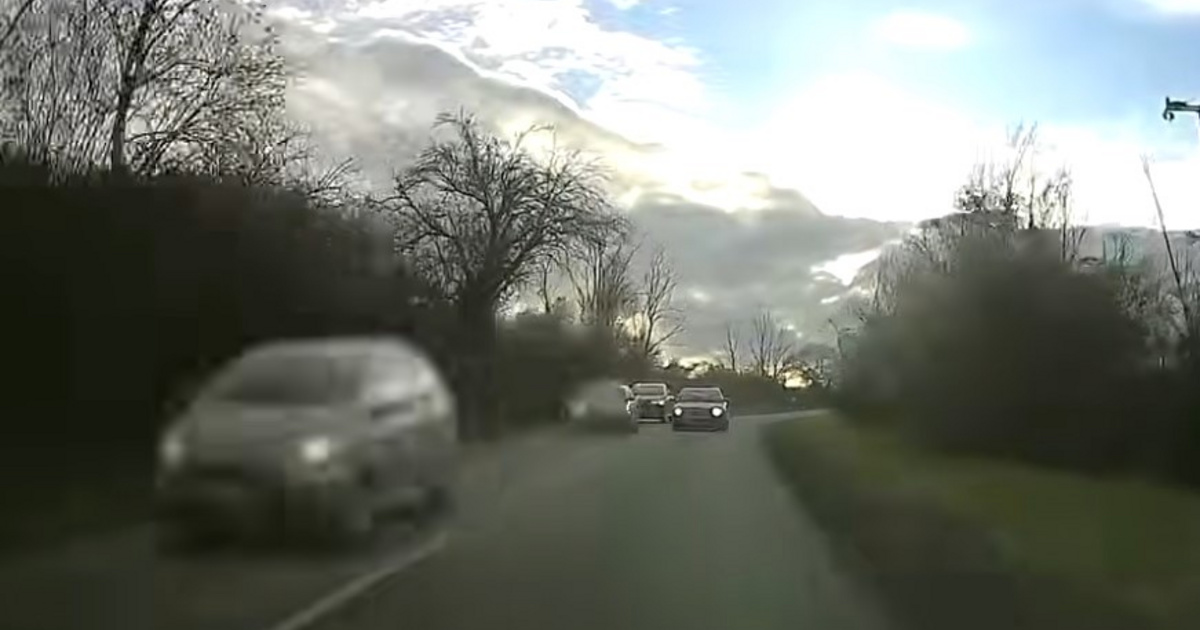 Index – Belföld – Beláthatatlan kanyarban, a tiltás ellenére próbált meg előzni az Audi sofőrje