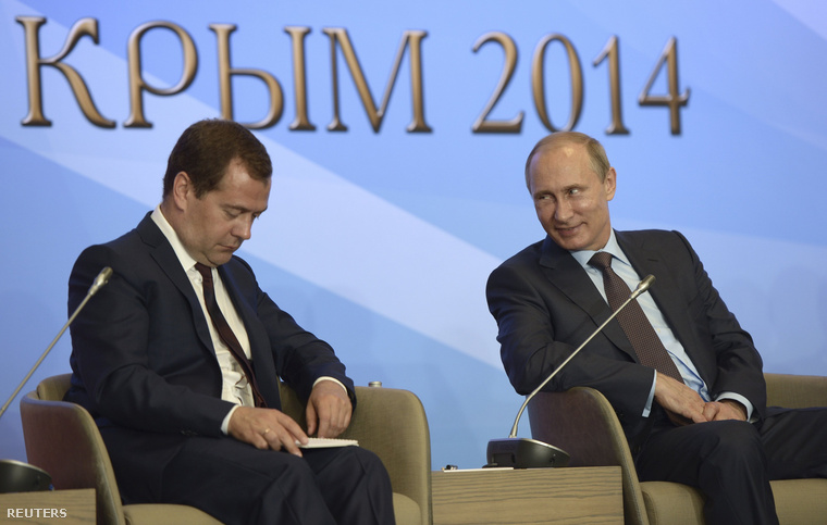 Dmitrij Medvegyev és Vlagyimir Putyin a jaltai találkozón, 2014. augusztus 14-én.