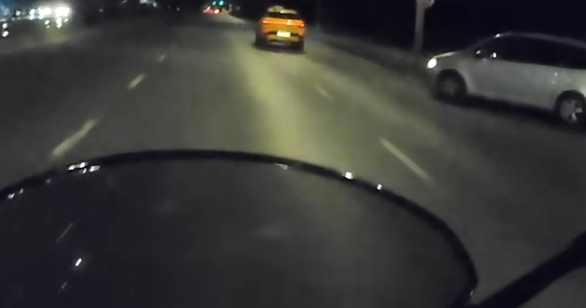 Index – Belföld – Videón, ahogy motorost gázol a szabálytalan sofőr