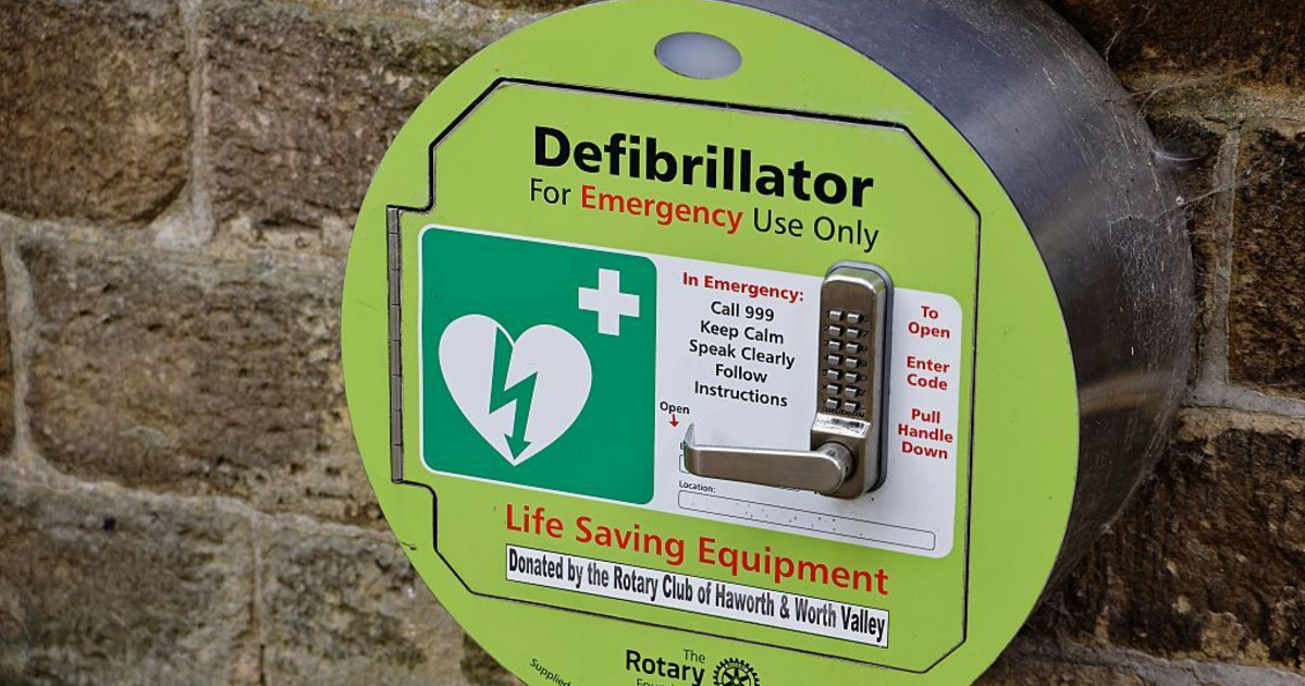 Botrány a Határ úti metróállomáson: hiába kérték, nem adták ki a defibrillátort, amikor rosszul lett egy utas