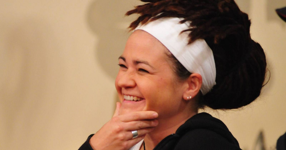 A Zanzibár énekesnője raszta haj helyett egyenes copffal: a 45 éves Terecskei Rita így nagyon más