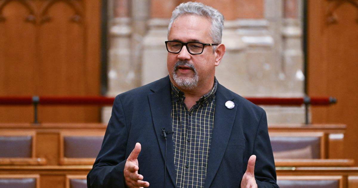 „Valaki adjon már Arató úrnak egy Xanaxot” – így kezdődött a parlamenti ülésszak utolsó három napja a Parlamentben