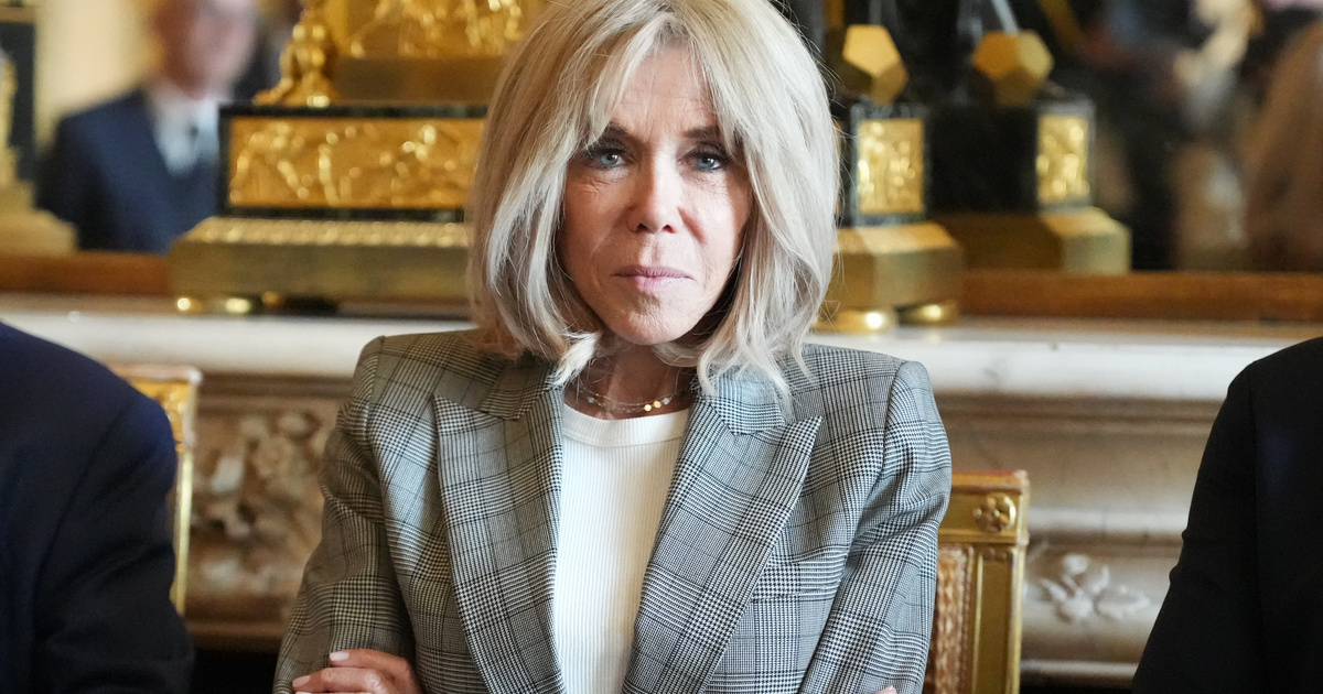 „Mocskos k*rvák” - Brigitte Macron a nemi erőszak ellen tüntető nőkről beszélt így, kiakadtak a franciák rá