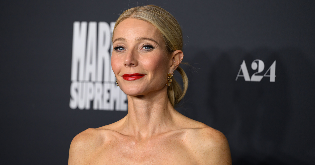 Gwyneth Paltrow és Chris Martin fia szívdöglesztő a vörös szőnyegen: a 19 éves Moses így pózolt anyja oldalán