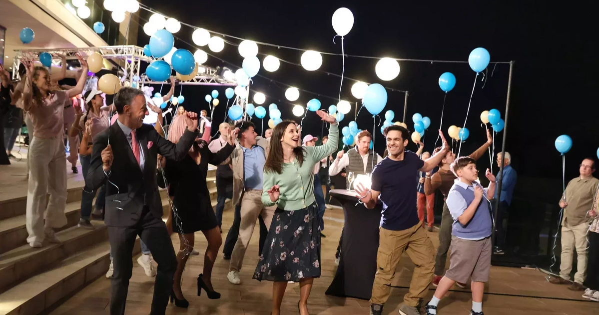 A Legénybúcsút nem kell túl komolyan venni, a film sem veszi komolyan magát