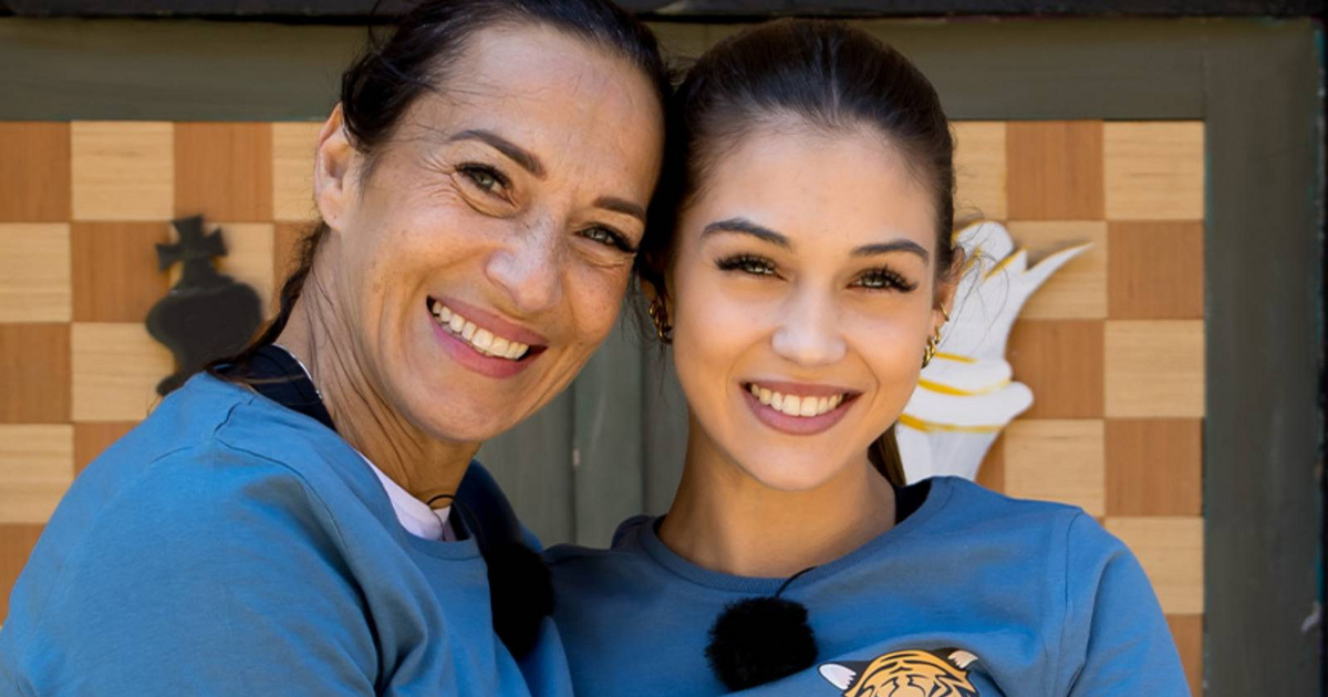 Fésűs Nelly lányának első babapocakos fotója: így öleli jóképű párja Horváth Csengét