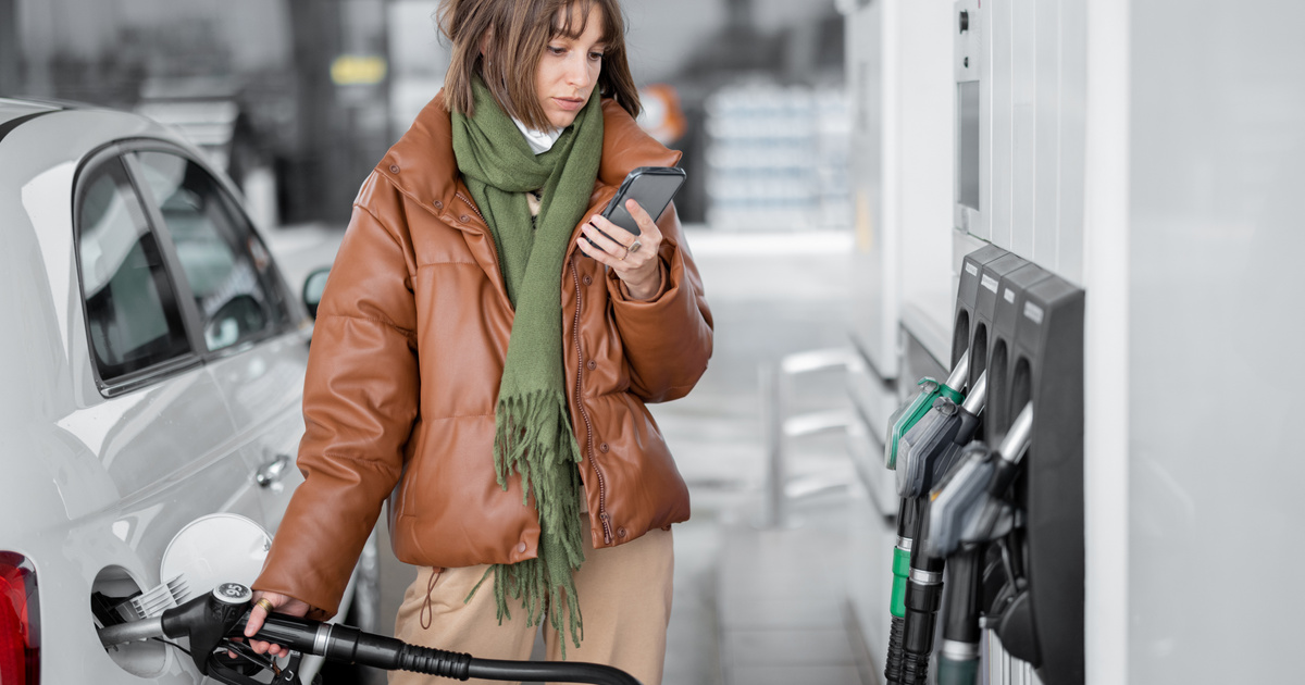 Így alakul a benzin ára pénteken: a gázolajról is megszólaltak a szakemberek