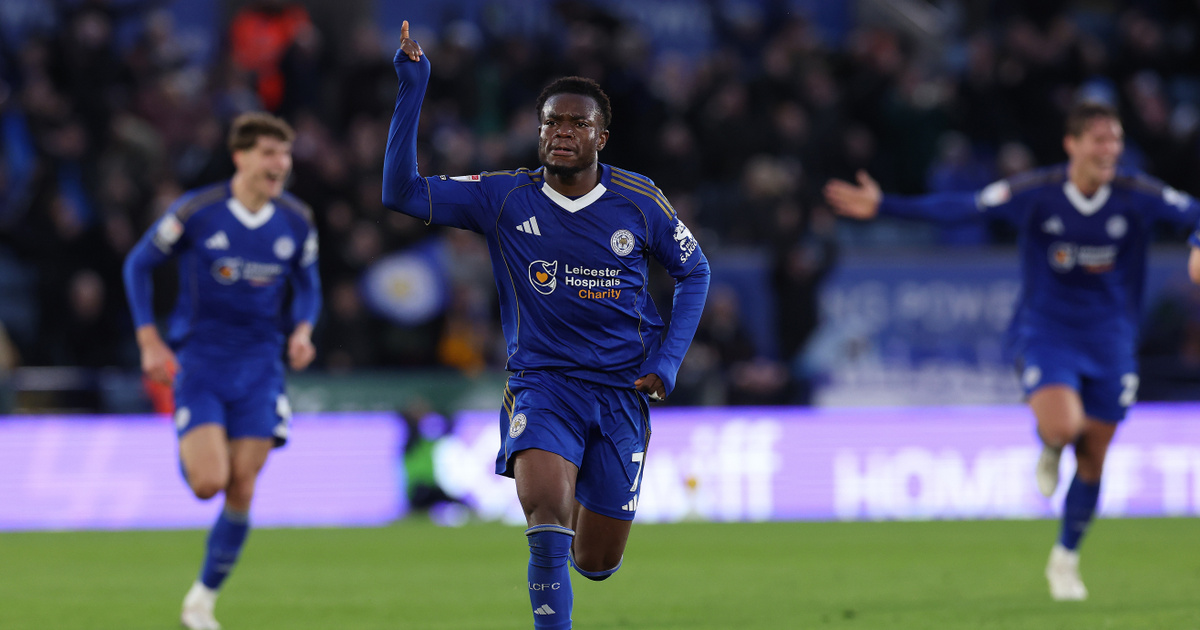 Innen talán még sohasem rúgtak gólt, David Beckham a fasorban sincs