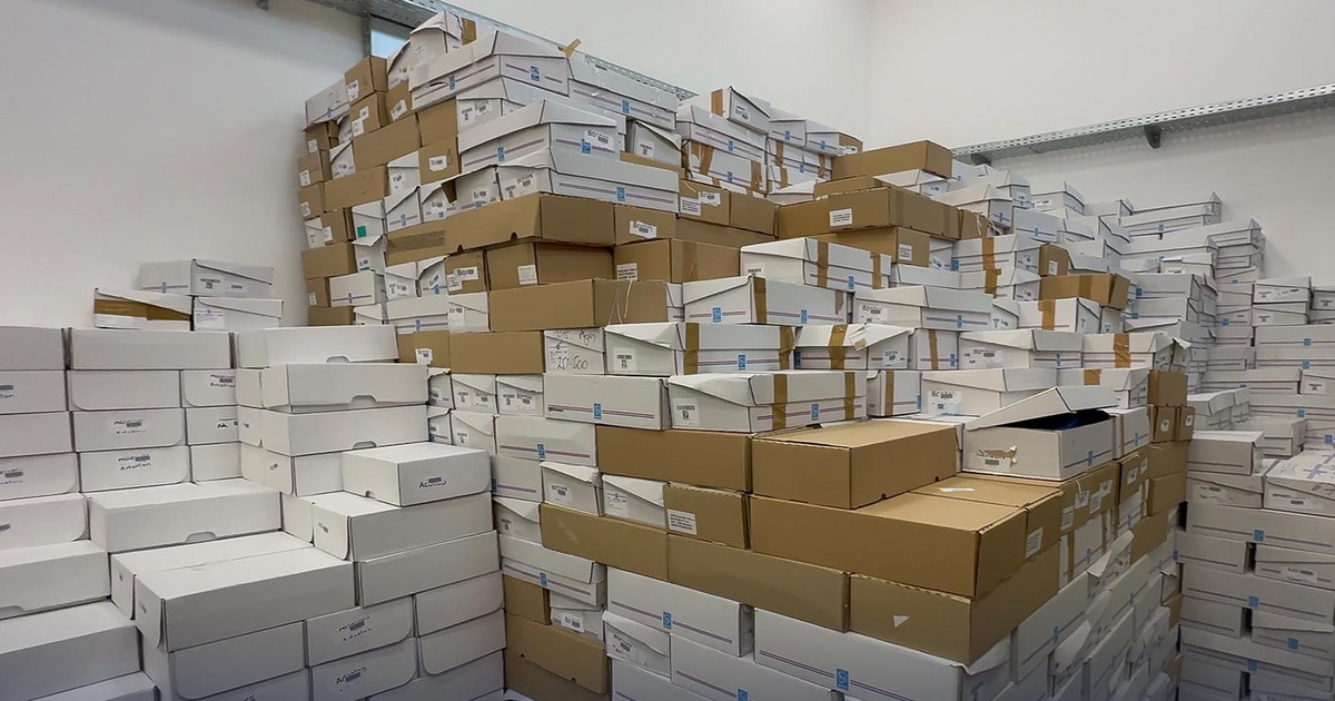 Index – Belföld – Orbán Viktor egy szobányi nemzeti konzultációs ívet visz magával Brüsszelbe