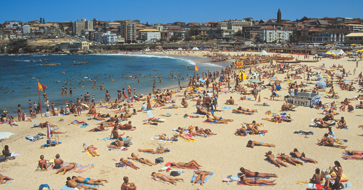 12 ember halt meg lövöldözésben egy ausztrál strandon: videón az elkövetők