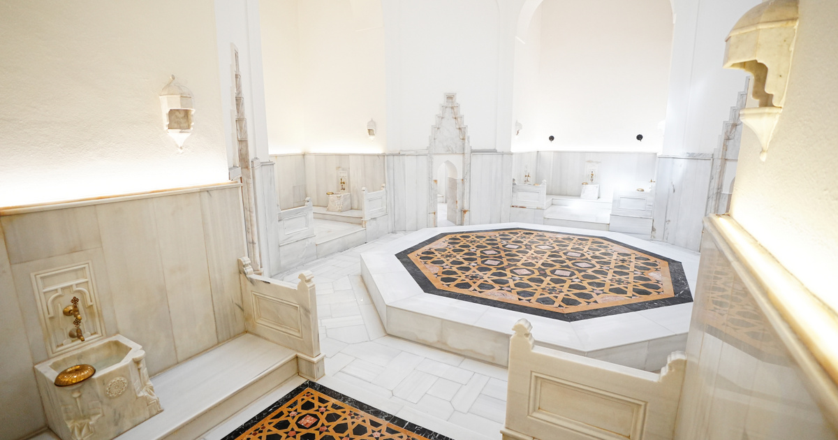 Titokzatos rituálé a gőz mögött, ez történik valójában egy török fürdőben