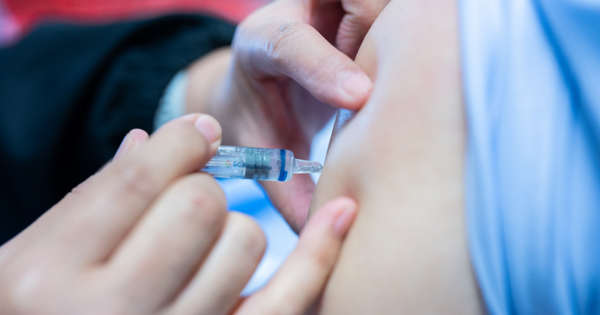 Hiány van az influenza elleni védőoltásból, a gyógyszertárak egyelőre nem tudnak újabb adagot rendelni