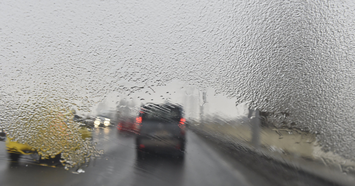 Ónos esőt és jeges utakat hozhat a kedd, érdemes felkészülni