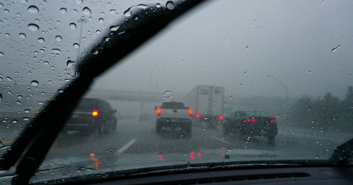 Kiadták az elsőfokú riasztást erre a 6 vármegyére - Ónos eső miatt válik veszélyessé a közlekedés  szerdán