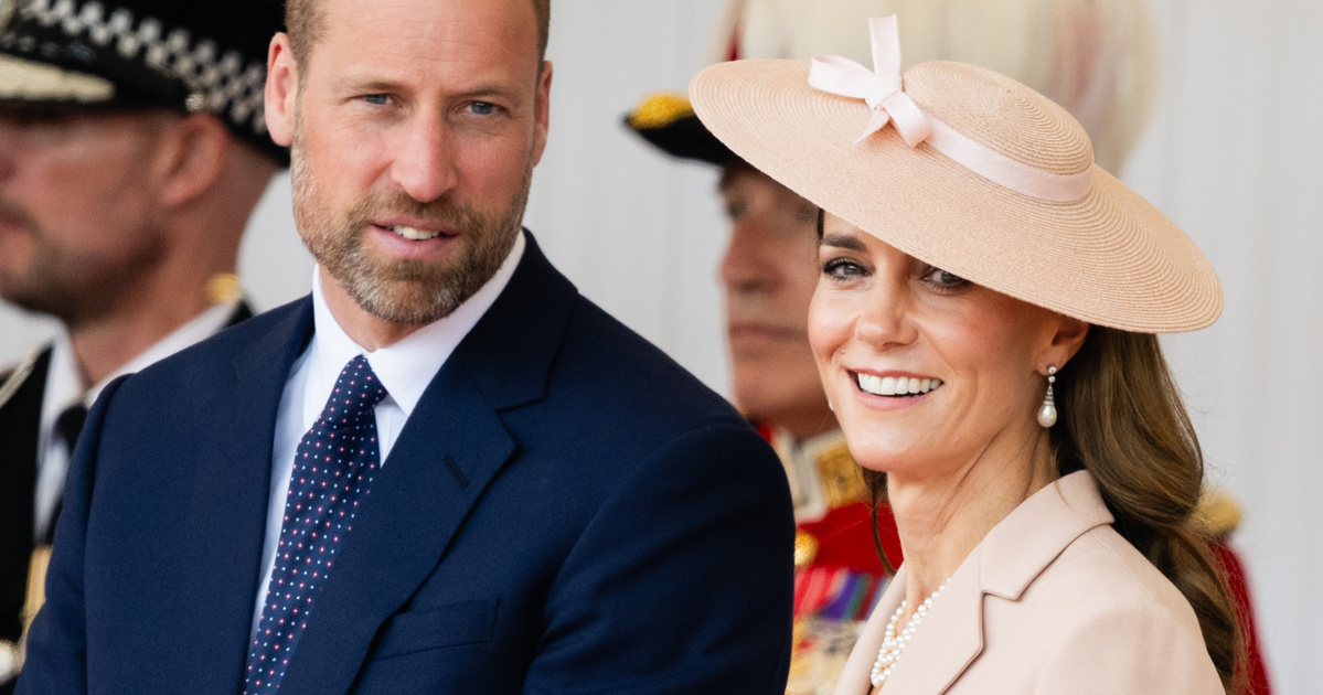 Katalin hercegné és Vilmos herceg karácsonyi üdvözlőlapjánál szebbet nem látsz: így bújnak hozzájuk a gyerekeik