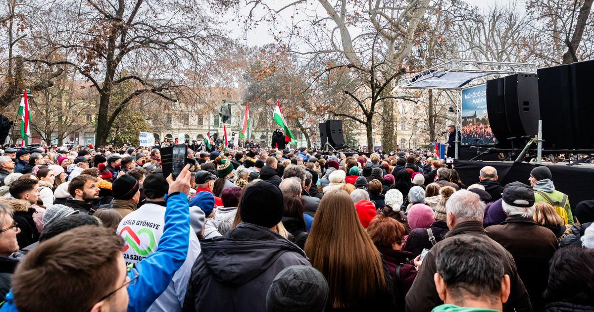 Magyar Péter Szegeden mond beszédet – kövessék velünk élőben