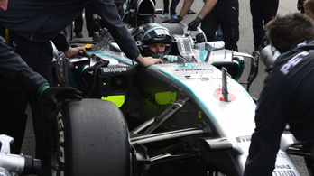 Rosberg és Hamilton egymásnak feszül Spában