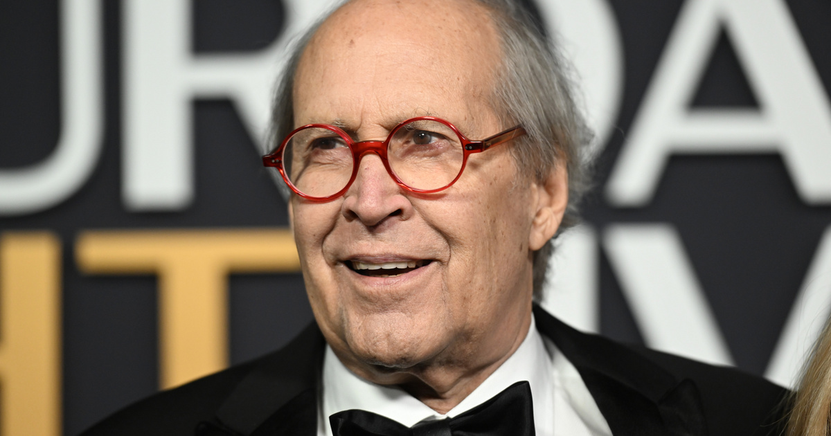 A halálból tért vissza Chevy Chase, nyolc napig volt kómában a legendás komikus