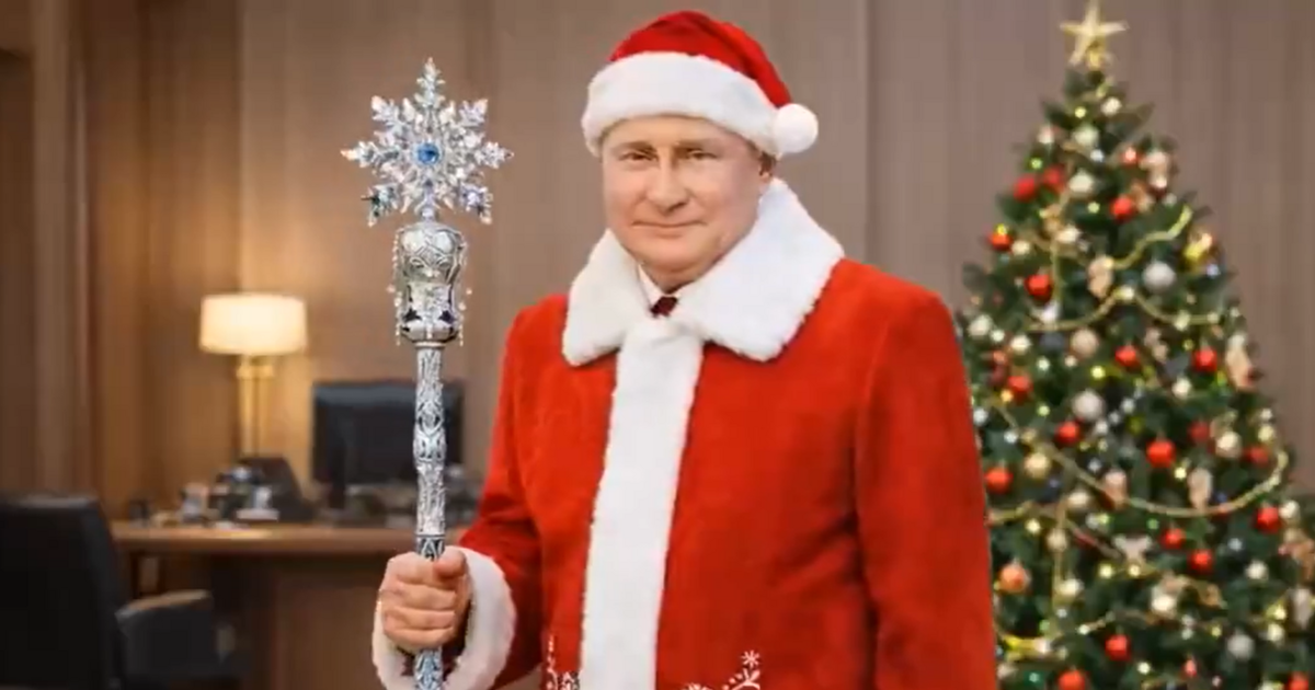 Mikulásnak öltözött Vlagyimir Putyintól „kapott ajándékot” Orbán Viktor