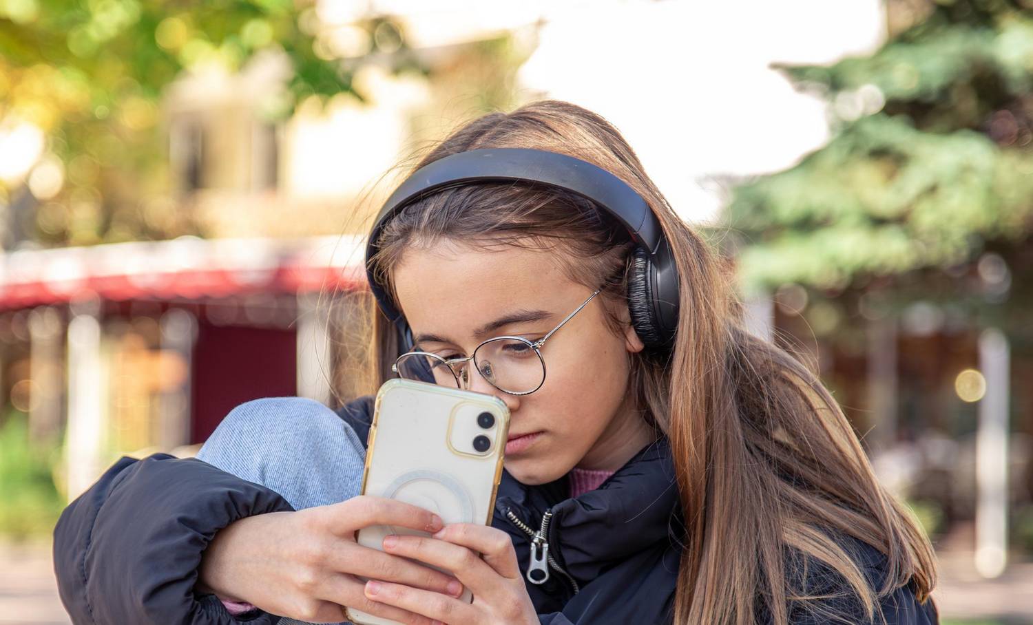 A tanulmány feltárta – drámai következménye lehet, ha telefont adunk a gyerekek kezébe ebben a korban