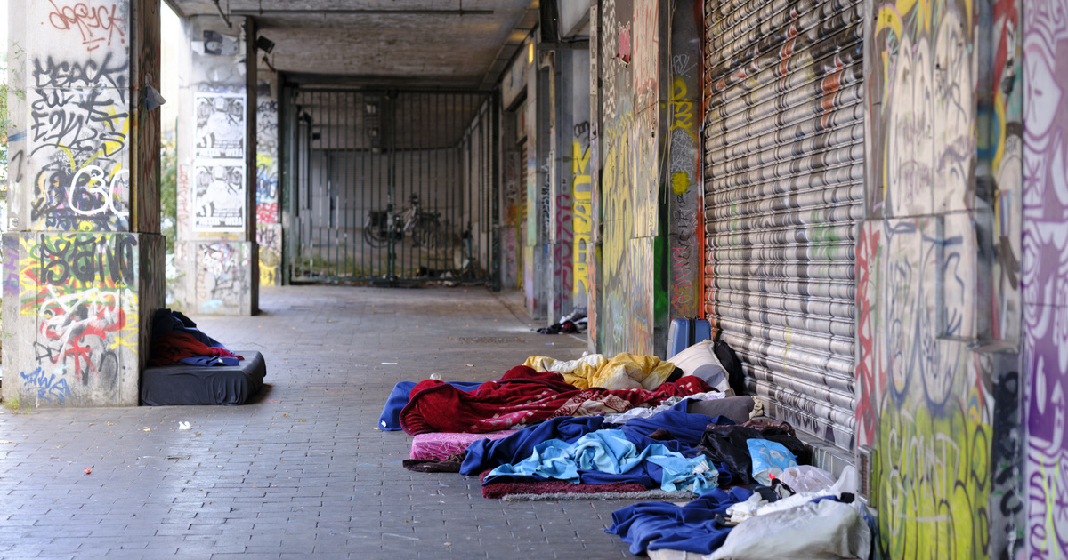 Furcsa és egyáltalán nem jó értelemben kerültek egy lapra a sportolók és a hajléktalanok