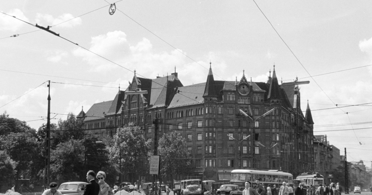 Ez volt Budapest első bérháza, ahol WC jutott minden lakáshoz – Ma is áll a több mint 100 éves épület