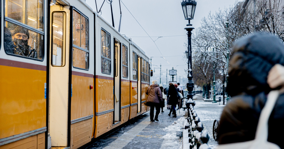 Megérkezett a hó Budapestre, több vármegyében másodfokú riasztást adtak ki ónos eső miatt