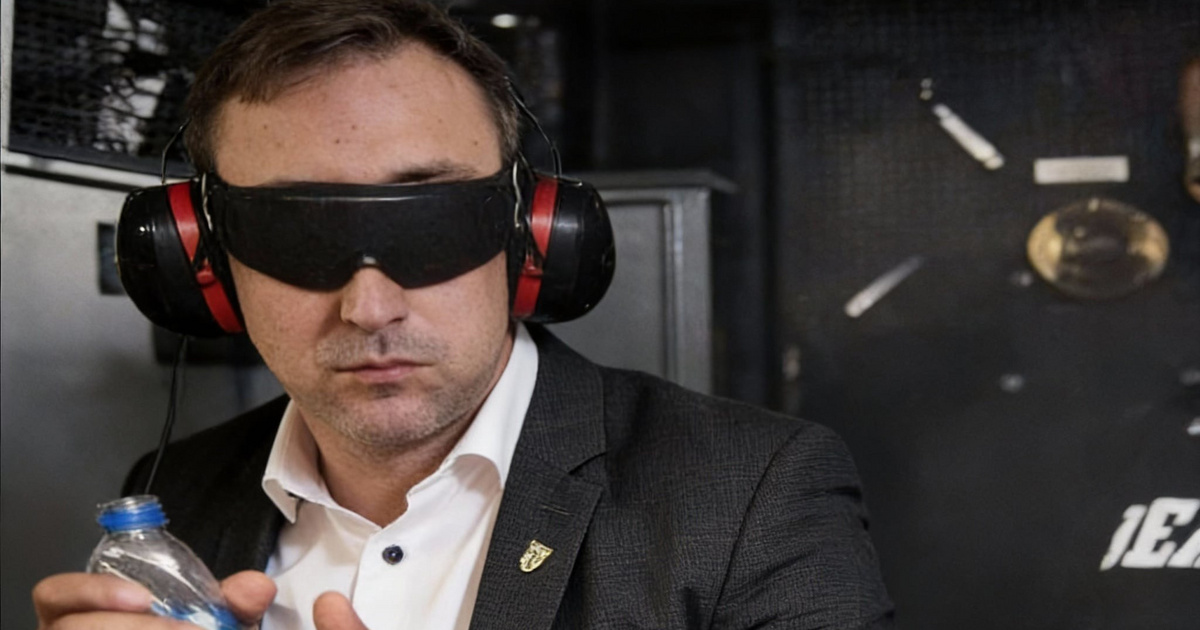 Index – Belföld – A Kutyapárt is felszállt a Maduro-mémhajóra, a II. kerület polgármesterét „raboltá…