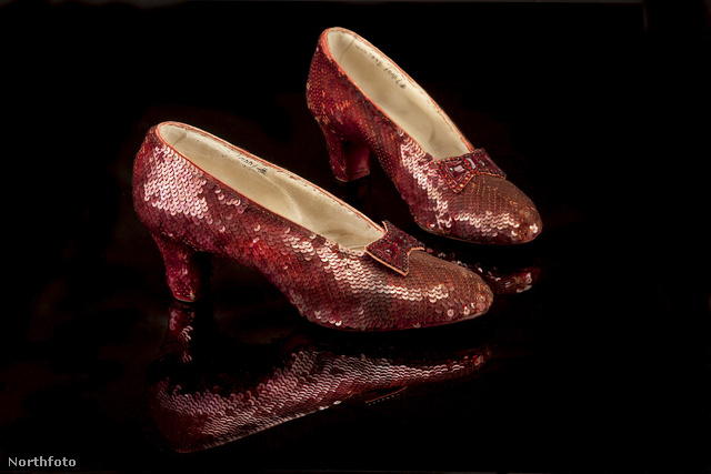 tk3s sn judy garland red shoes2