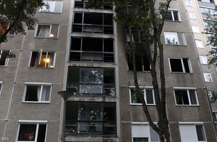 Társasház Miskolcon ahol kiégett egy második emeleti lakás 2014. augusztus 26-án.