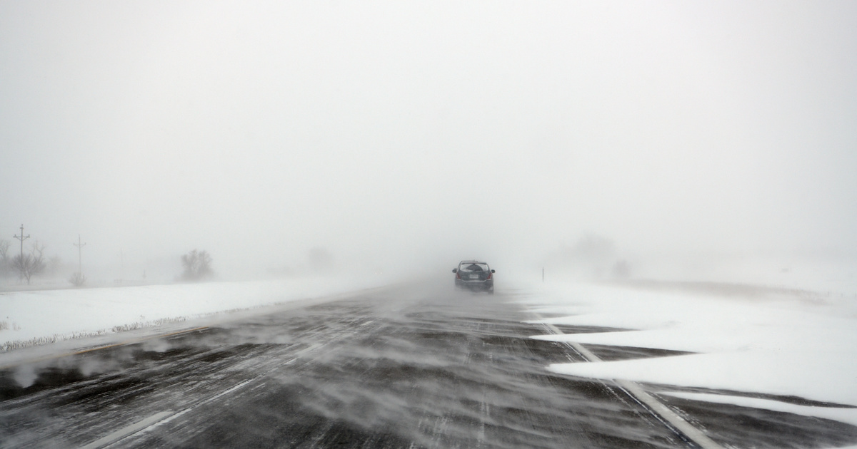 Hófúvások miatt adtak ki figyelmeztetést: ezekben a vármegyében veszélyes lehet a közlekedés szerdán