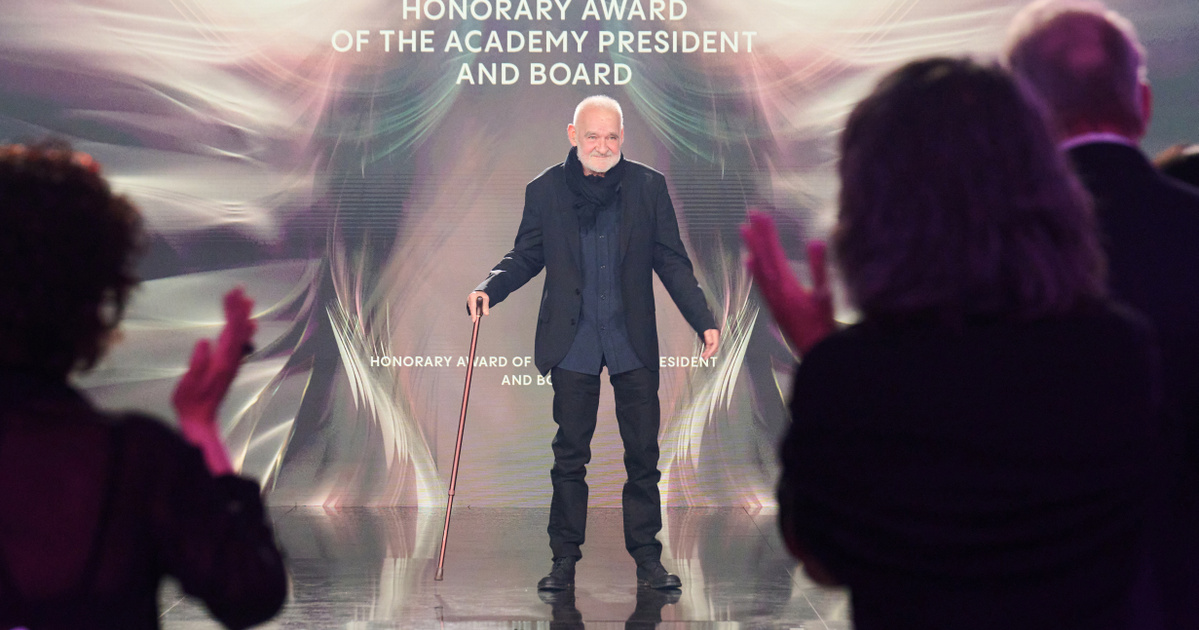 A magyar kulturális tárca még nem szólalt meg, miközben már a nyugati lapok is megemlékeztek Tarr Béláról