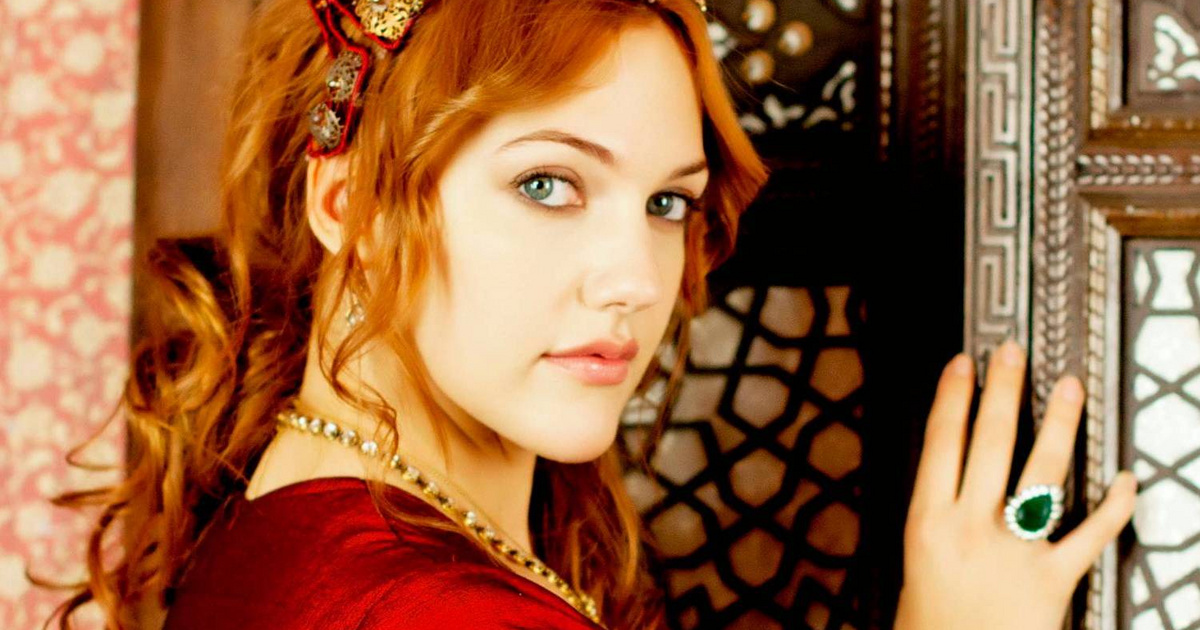 A Szulejmán Hürrem szultánája ennyire más lett plasztikái után: így fest most Meryem Uzerli