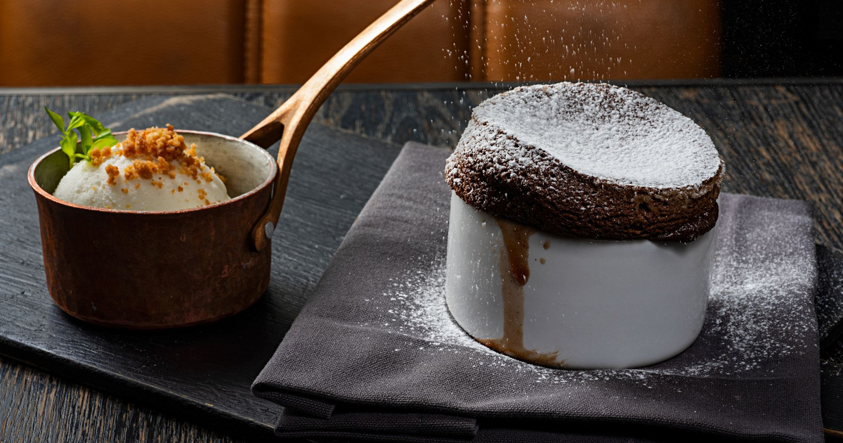 Varázslatos csokiszuflé 20 perc alatt: kívül szilárd, belül olvadt