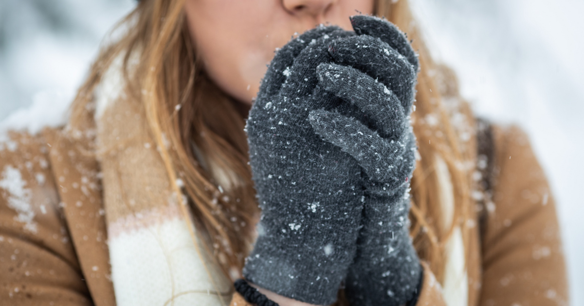 Kegyetlen fagyokkal zárul a hét: harmadfokú, piros riasztást adtak ki több vármegyére ónos eső miatt
