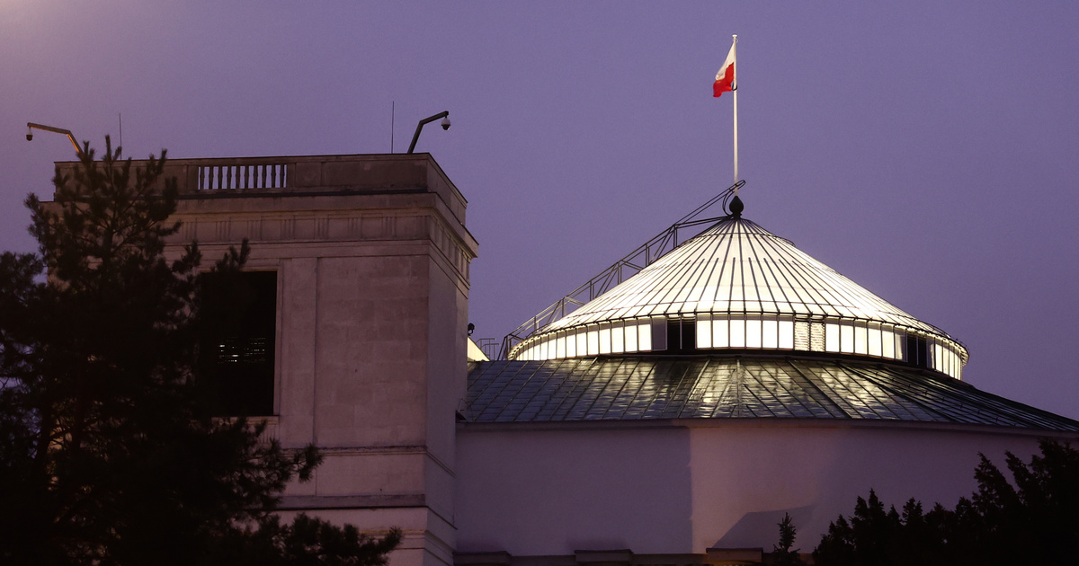 Sajnálatát fejezte ki Lengyelország a magyar külügy lépése miatt, erős vádakkal illették a kormányt