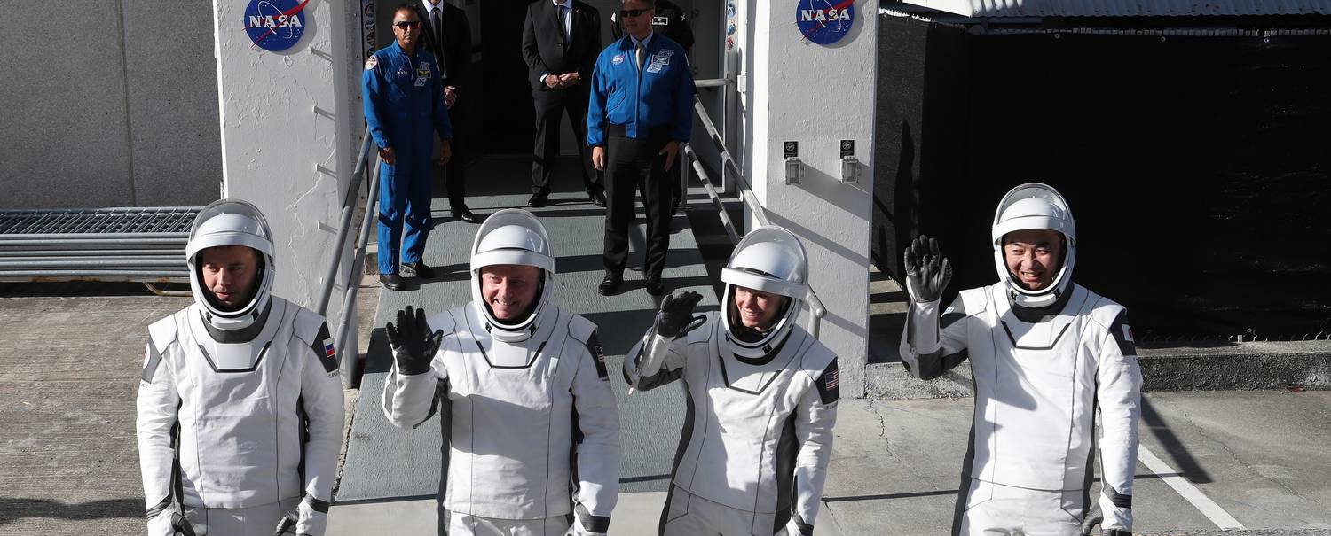 Dráma az űrben, sürgősen haza kell hozni az asztronautákat