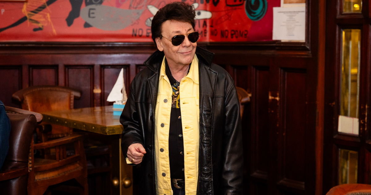 Gyertyagyújtást rendeznek Fenyő Miklós emlékére