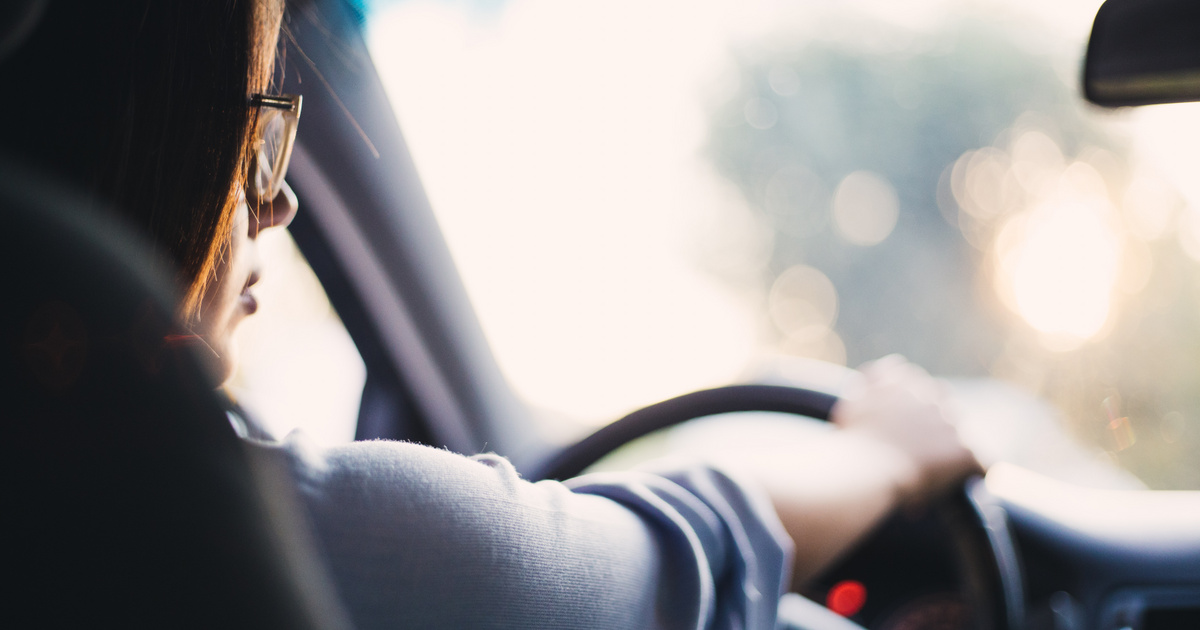 Jelentős változások jönnek a KRESZ-ben: a zebrán való átkelést is érinti