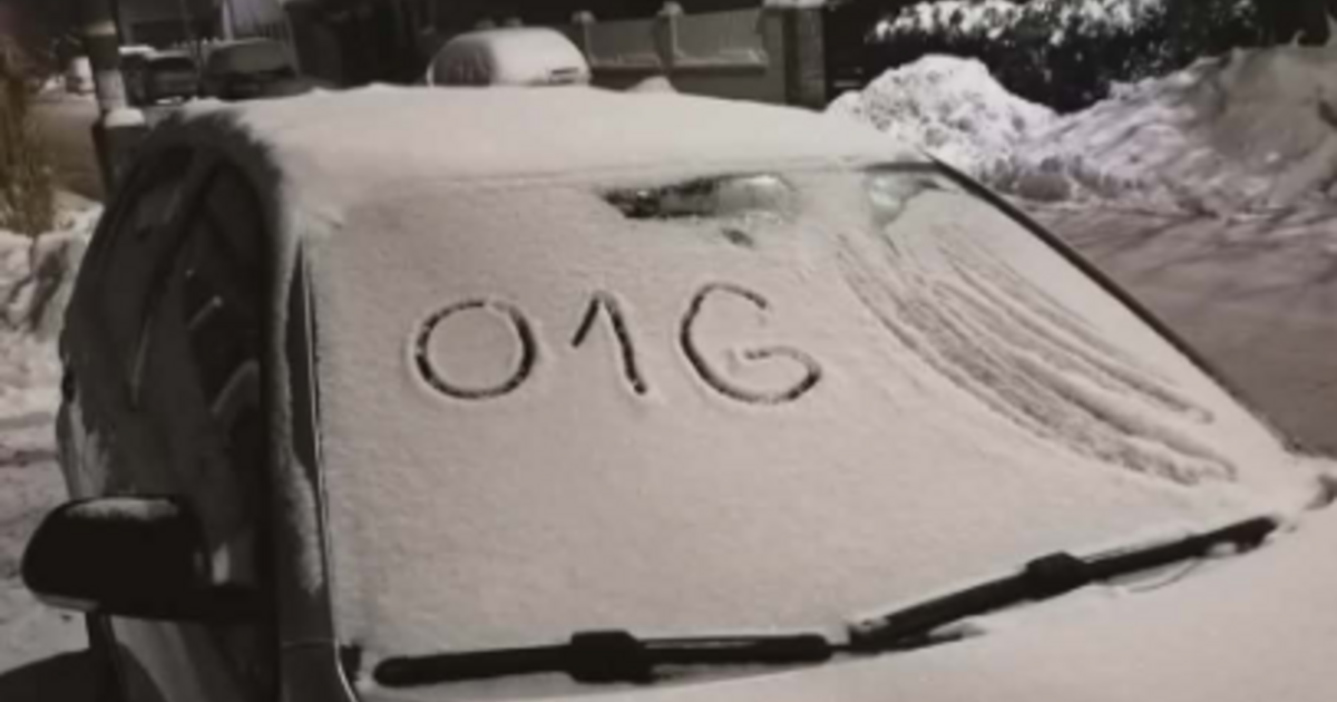 Napok óta a felesége autóján üzengetnek a Fidesz politikusának, feljelentést tesz