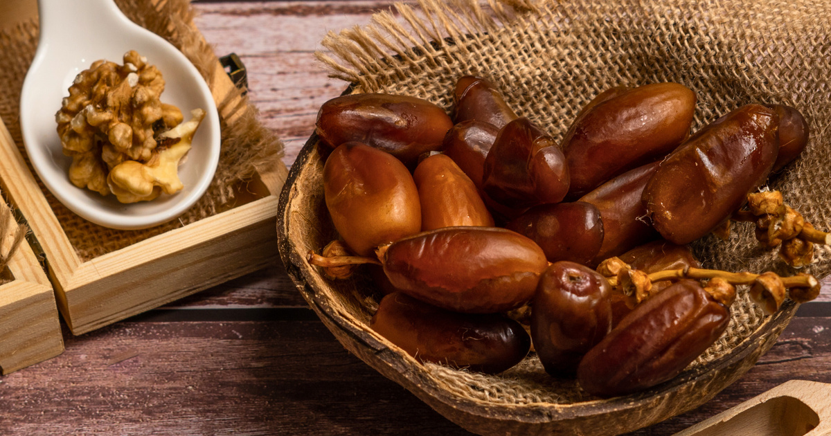 Sütésnélküli, pihekönnyű brownie falatkák: egészséges alapanyagokból készül
