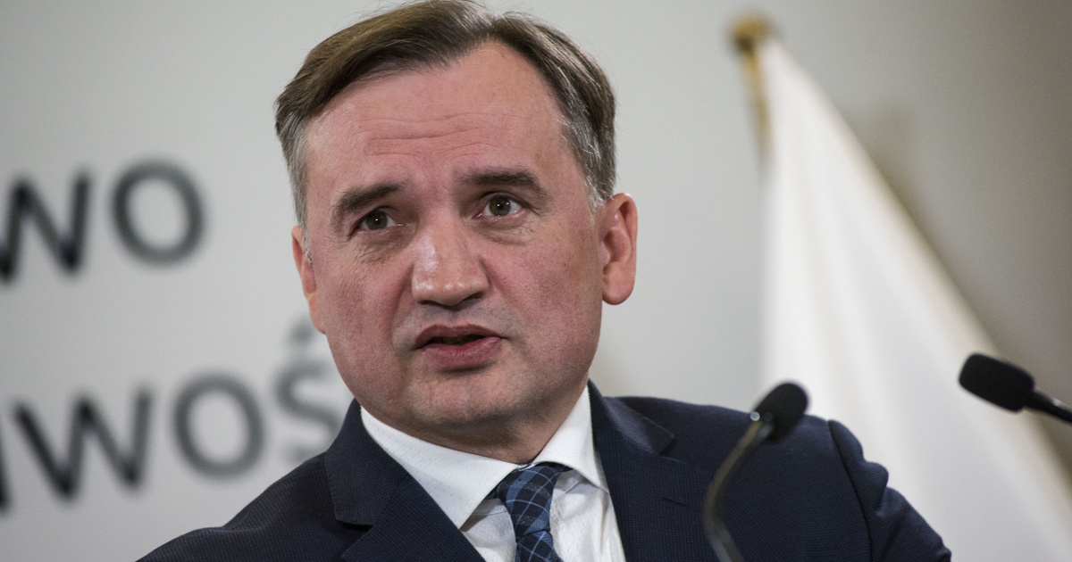 Ismét elhalasztották a magyar menedékjogot kapott lengyel politikus tárgyalását