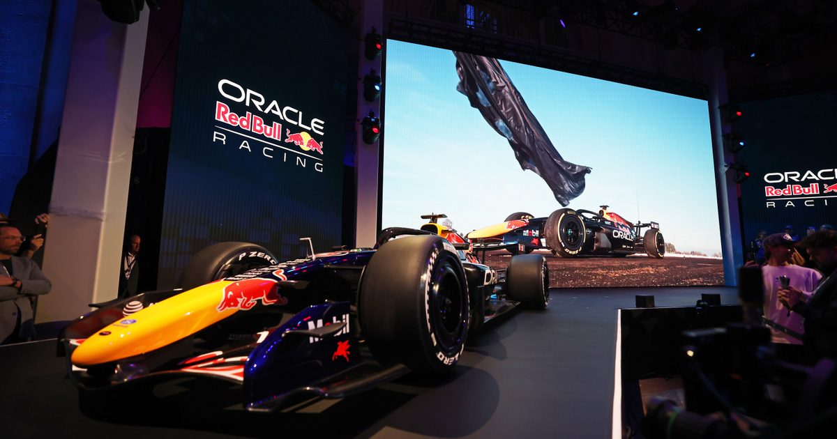 Repülőgép segítségével mutatták be, milyen lesz Max Verstappenék 2026-os autója – videó!