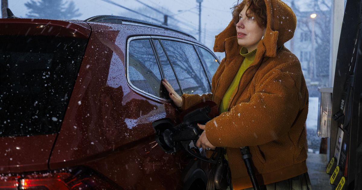 Így alakul a benzin ára a hétvégén: a gázolajról is megszólaltak a szakemberek