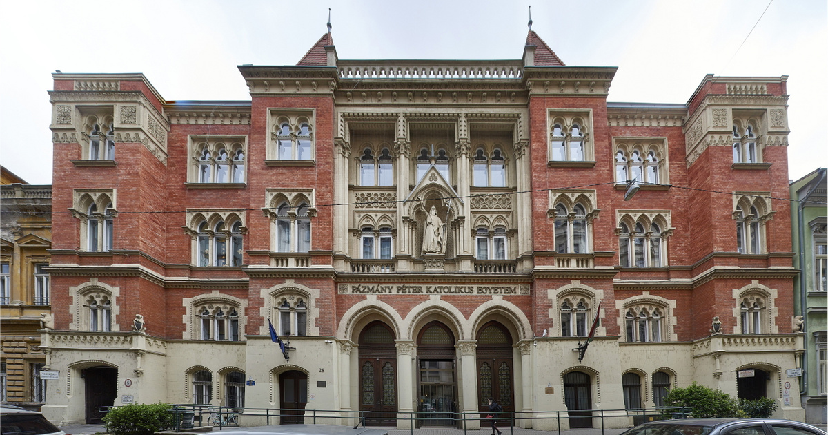 Döntött a bíróság, vissza kell venni az LMBTQ-tanulmánya miatt kirúgott oktatót a Pázmányra