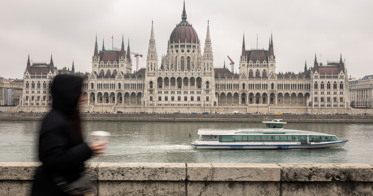 Leépítették a védőhálót körülöttünk, kiszolgáltatottá váltak a magyarok