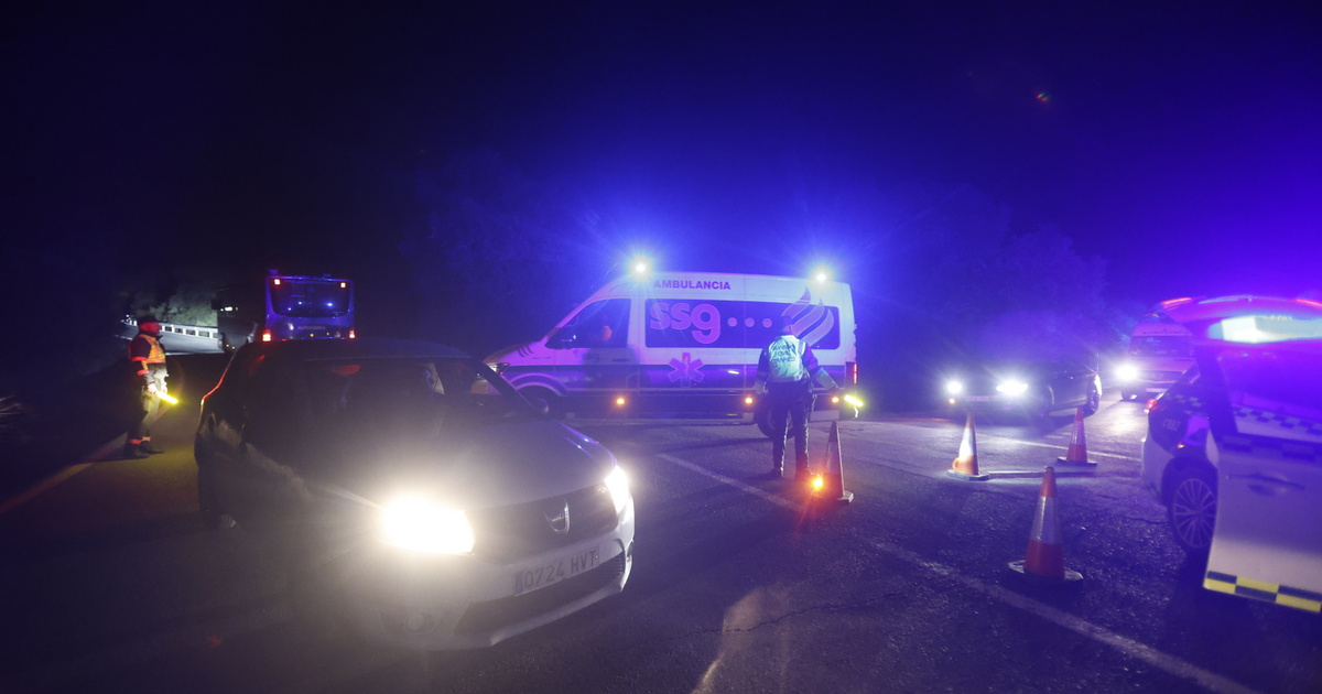 Összeütközött két vonat Spanyolországban: több mint húszan meghaltak a balesetben