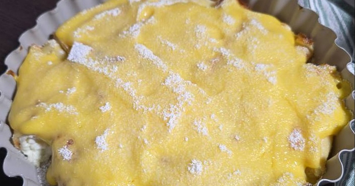 Bécsi túrós palacsinta a sütőből: selymes vaníliaöntet borítja