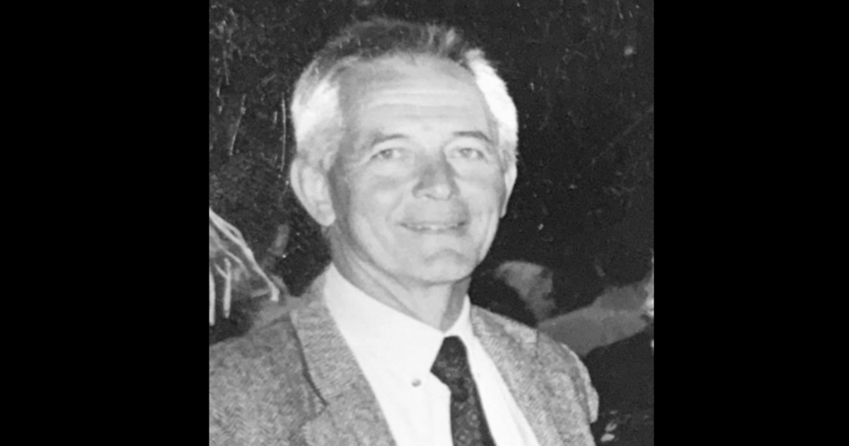 Meghalt Sauska István