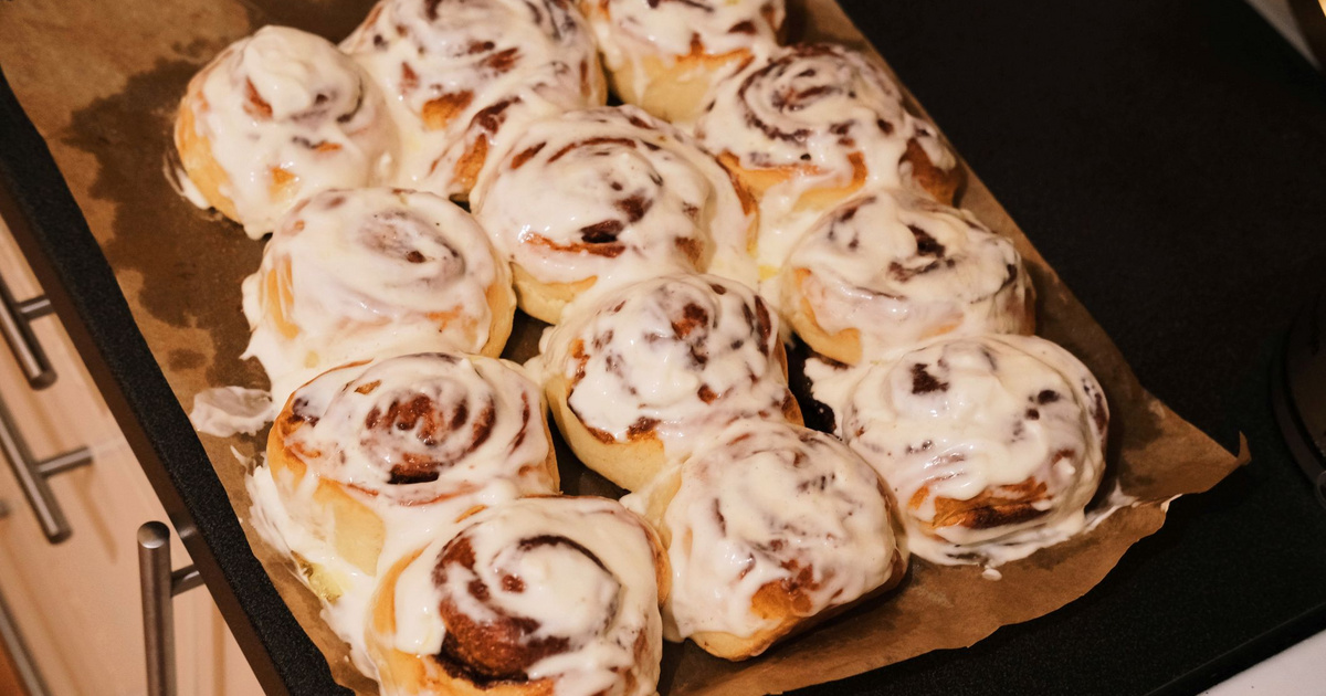 Puha fahéjas csiga, ahogy még soha nem készítetted: el nem hiszed, mi kerül a tésztájába